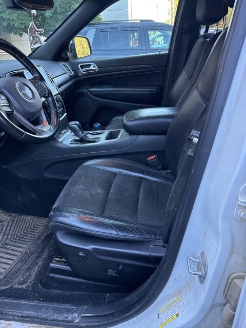 2019 Jeep Grand Cherokee Laredo photo 3