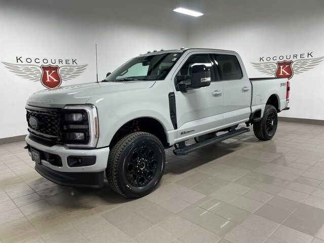 2025 Ford F-350 photo 3
