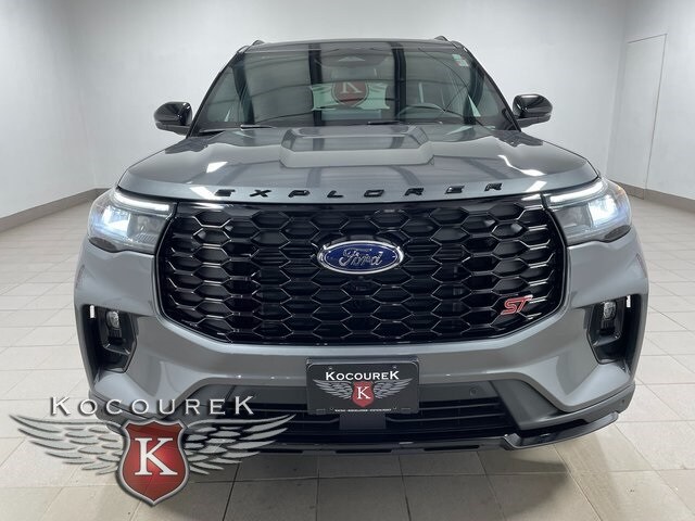 2026 Ford Explorer ST photo 2