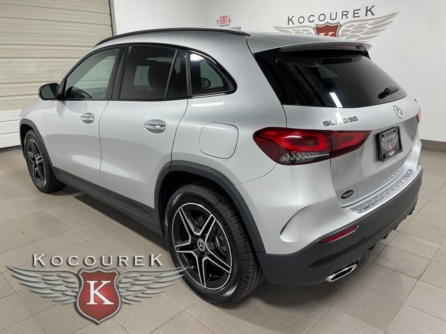 2021 Mercedes Benz GLA 250 4MATIC photo 3
