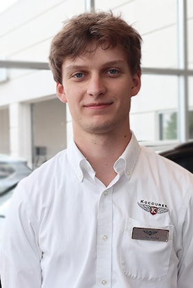 Staff member Collin from ID_36efa4