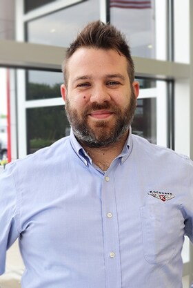 Staff member Gavin from 30c010d692c3