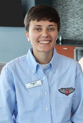 Staff member Hailey from ID_7e4786