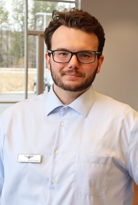 Staff member Vincent from ID_7d390f