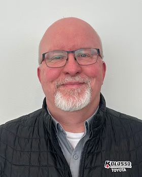 Staff member Zach from ID_536e9f