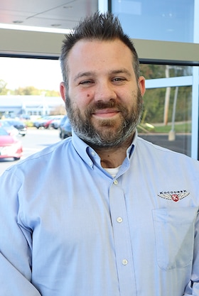 Staff member Gavin from ID_44174e