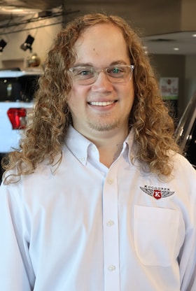 Staff member Brandon from ID_905ec0