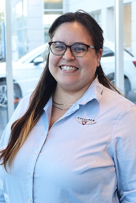 Staff member Donna from ID_36efa4