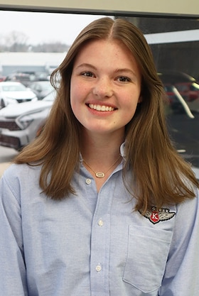 Staff member Brooklyn from ID_73bc32