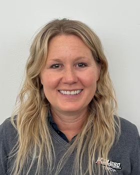 Staff member Michelle from ID_f889f2