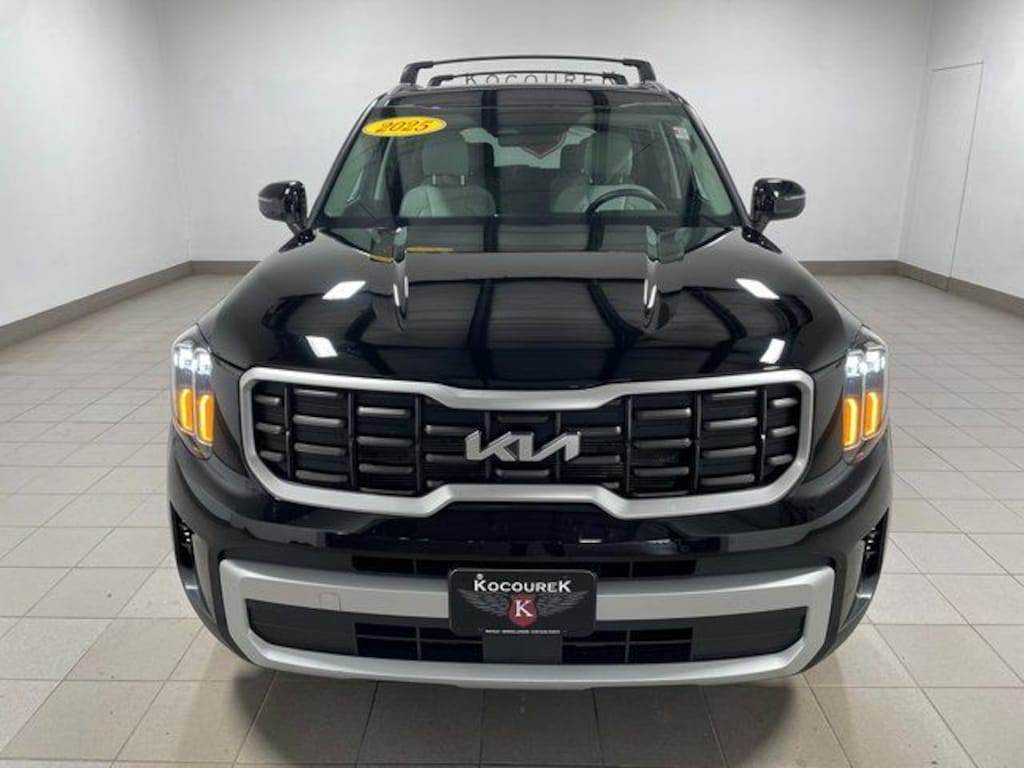 Used 2025 Kia Telluride S SUV