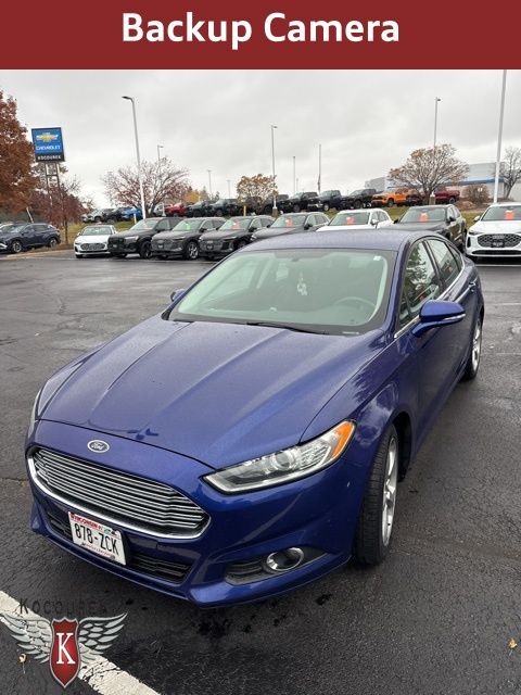 2014 Ford Fusion SE photo 2