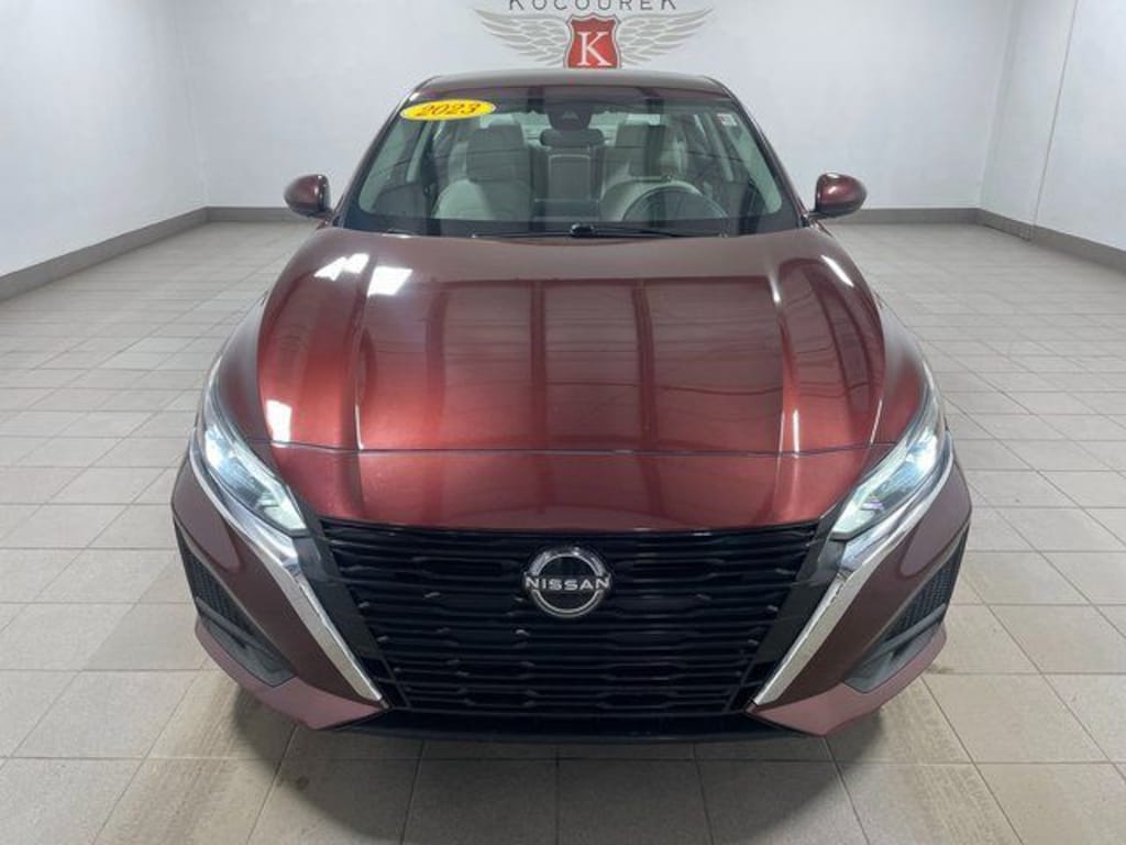 Used 2023 Nissan Altima 2.5 SV Sedan