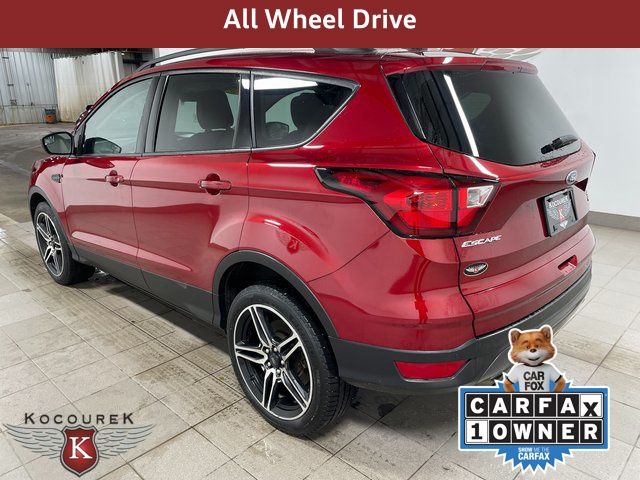 2019 Ford Escape SEL photo 4