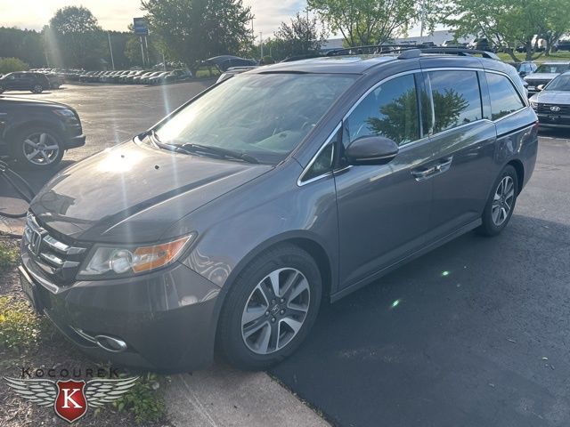 2016 Honda Odyssey Touring's photo