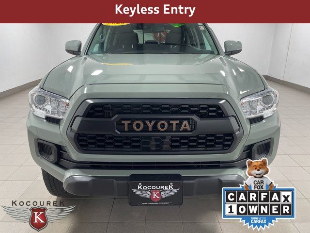 2023 Toyota Tacoma SR photo 2