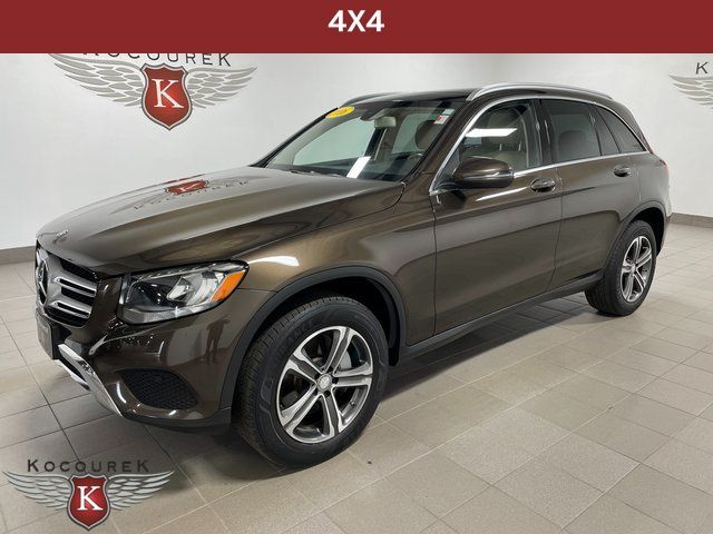 2016 Mercedes Benz GLC 300 4MATIC photo 2