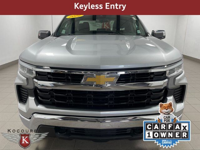 2022 Chevrolet Silverado 1500 LT photo 2