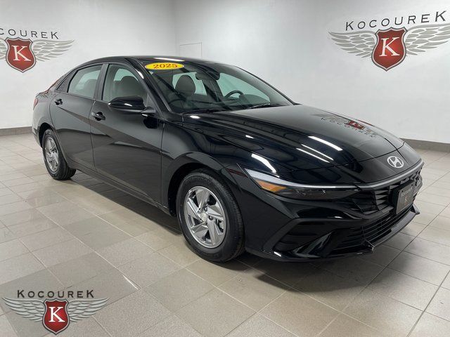 2025 Hyundai Elantra SE