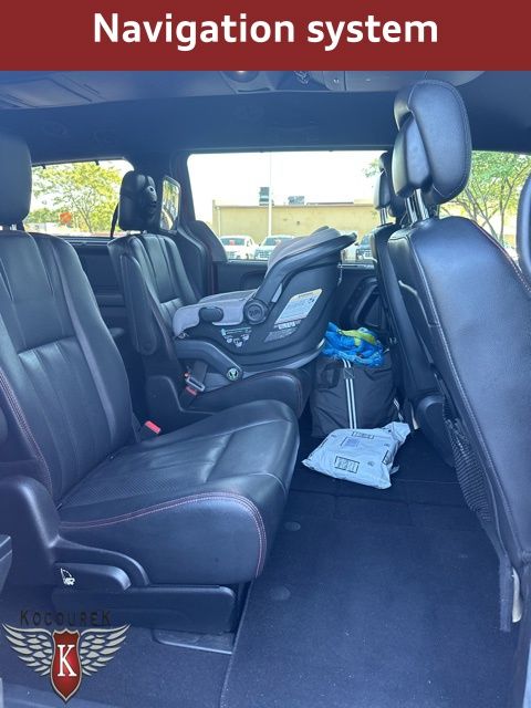 2015 Dodge Grand Caravan R/T photo 4