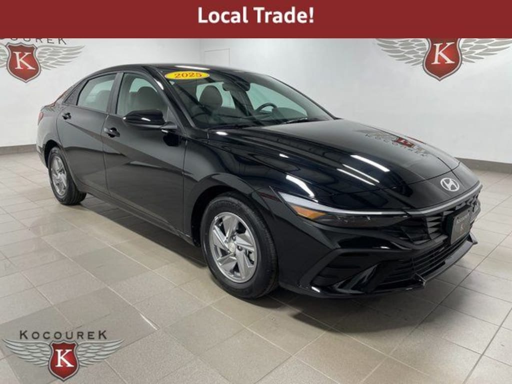 Used 2025 Hyundai Elantra SE Sedan