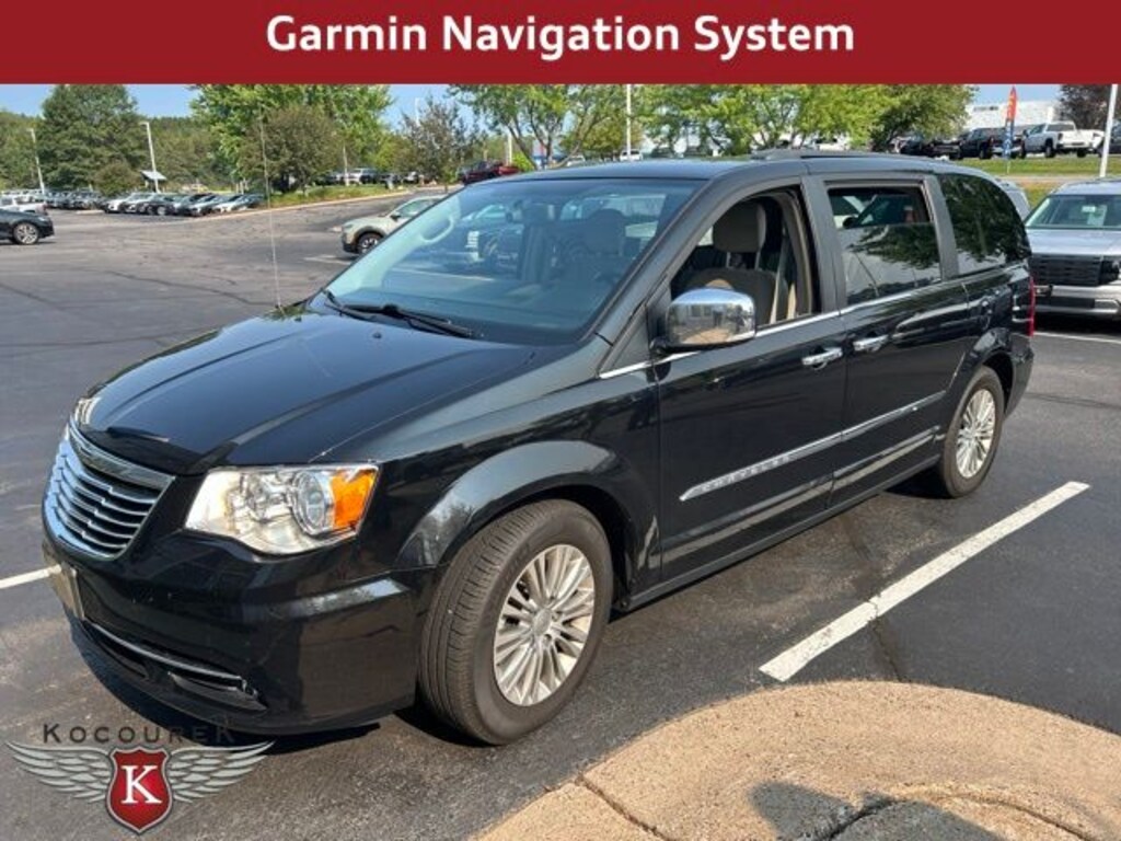 Used 2016 Chrysler Town & Country Touring-L Minivan/Van