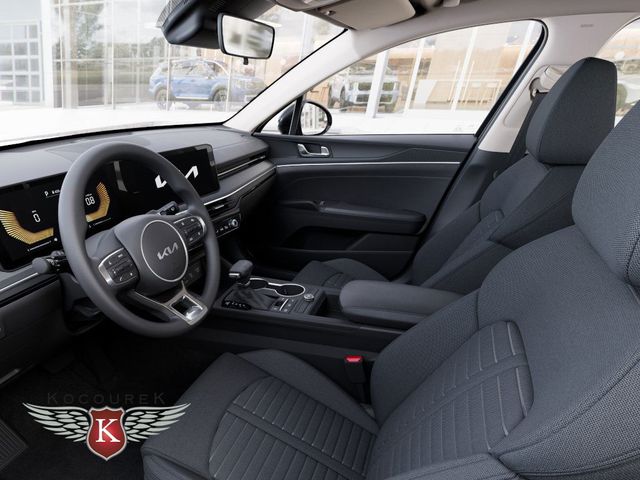 2026 Kia K5 LXS - Photo 17