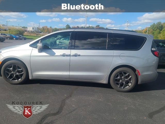 2019 Chrysler Pacifica Touring Plus photo 4