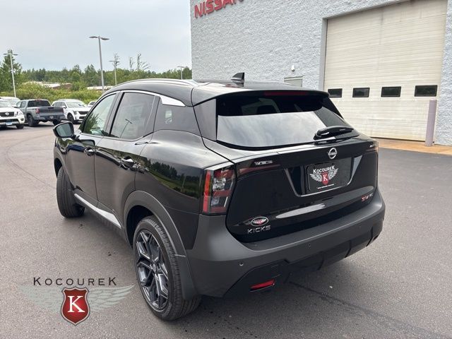 2025 Nissan Kicks SR photo 4