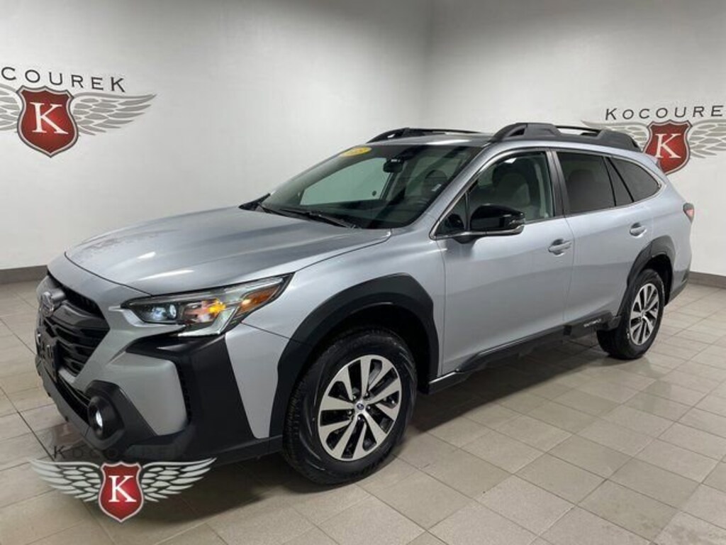 Used 2025 Subaru Outback Premium SUV