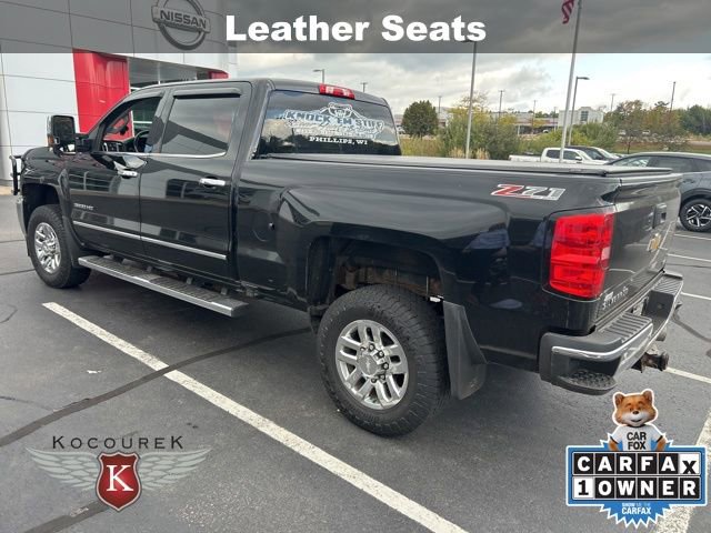 2017 Chevrolet Silverado 3500HD LTZ photo 2