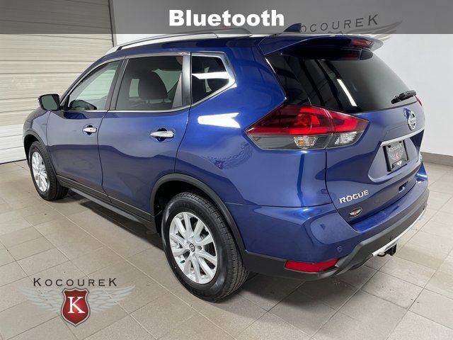 2019 Nissan Rogue SV photo 3