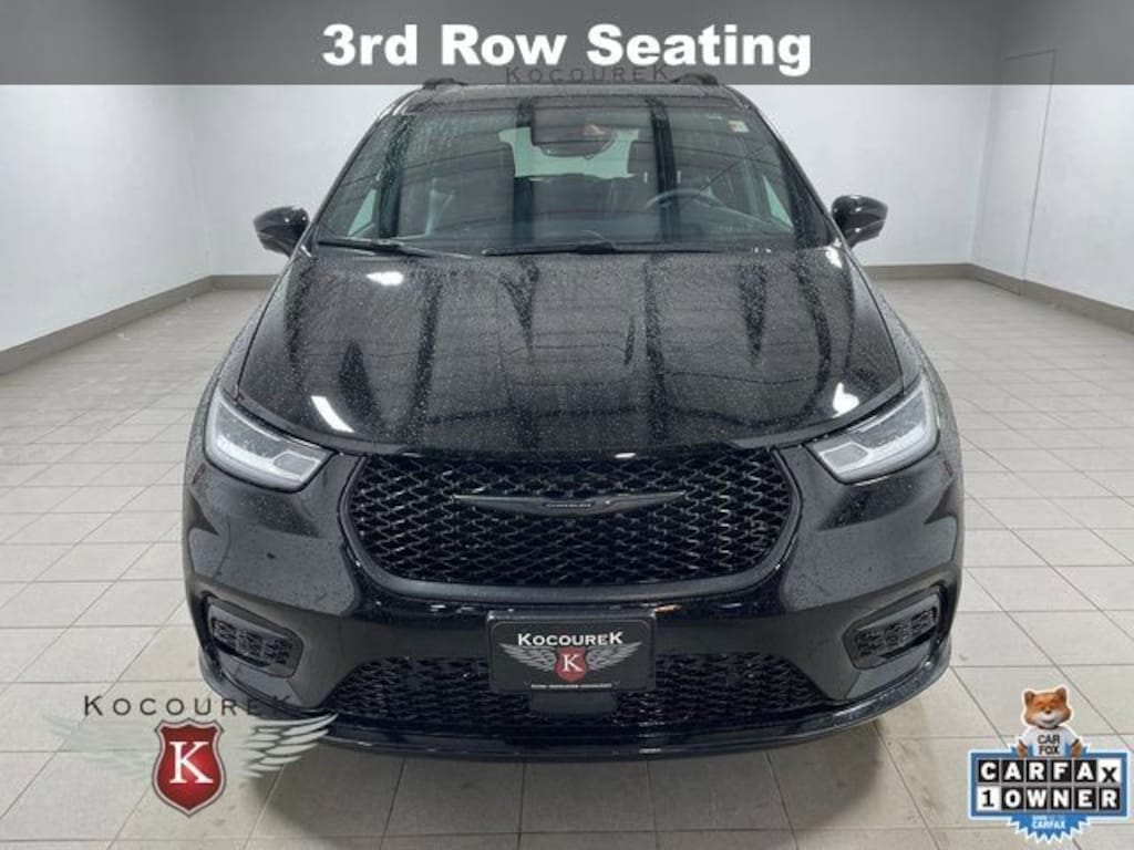 Used 2024 Chrysler Pacifica Touring L Van Passenger Van