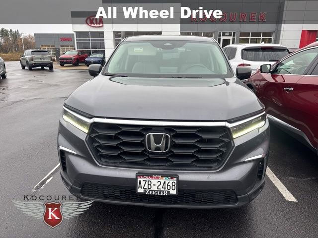 2023 Honda Pilot LX photo 2