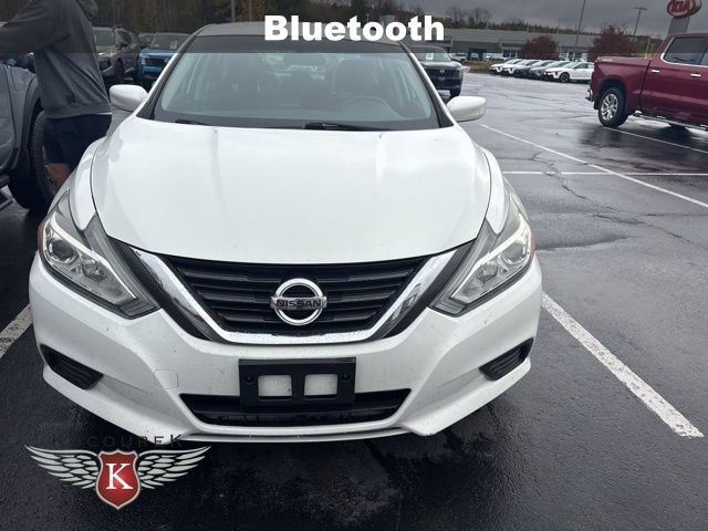 Used 2017 Nissan Altima S with VIN 1N4AL3AP5HN319889 for sale in Wausau, WI