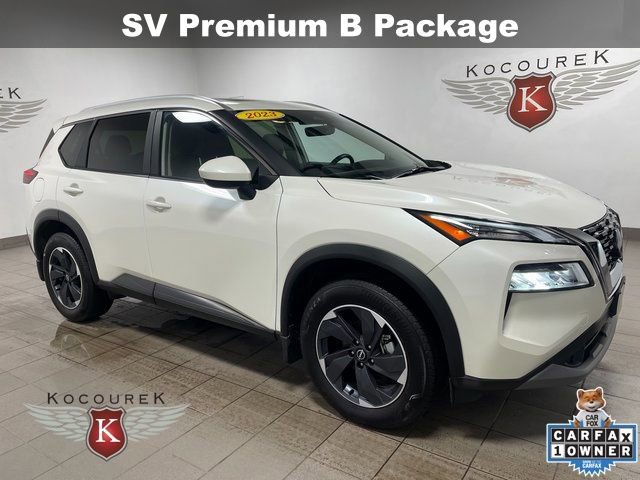 2023 Nissan Rogue SV's photo