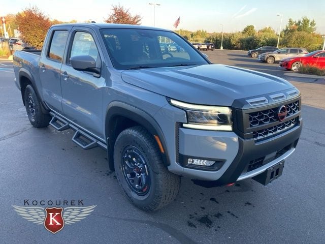 2025 Nissan Frontier PRO-4X's photo