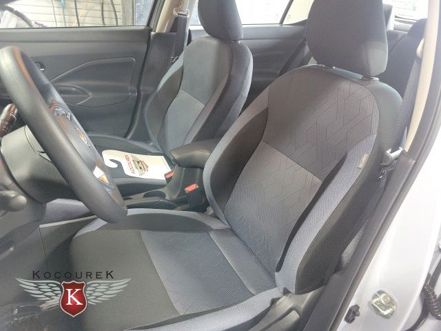 2025 Nissan Versa Sedan SV - Photo 11