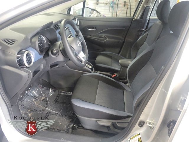 2025 Nissan Versa Sedan SV - Photo 10