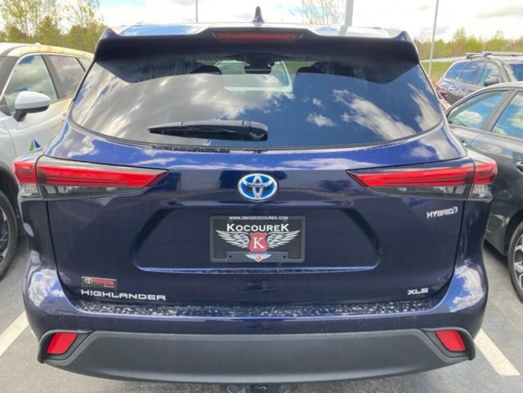 Used 2021 Toyota Highlander Hybrid XLE SUV