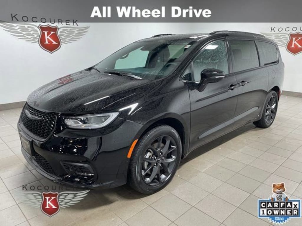 Used 2024 Chrysler Pacifica Touring L Van Passenger Van