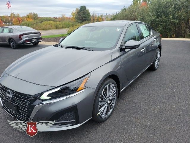 2025 Nissan Altima SL's photo