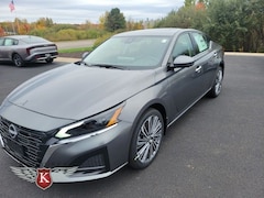 2025 Nissan Altima SL Sedan