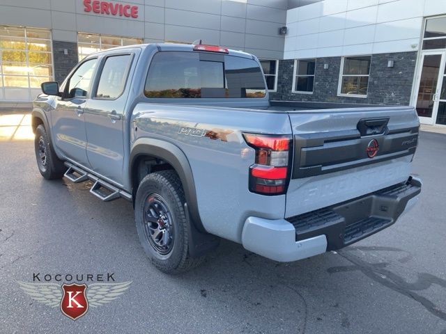 2025 Nissan Frontier PRO-4X photo 3