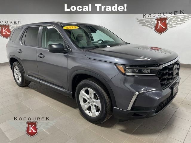 2023 Honda Pilot LX's photo