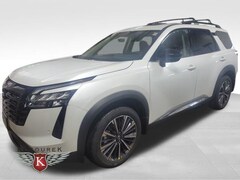 2026 Nissan Pathfinder Platinum SUV