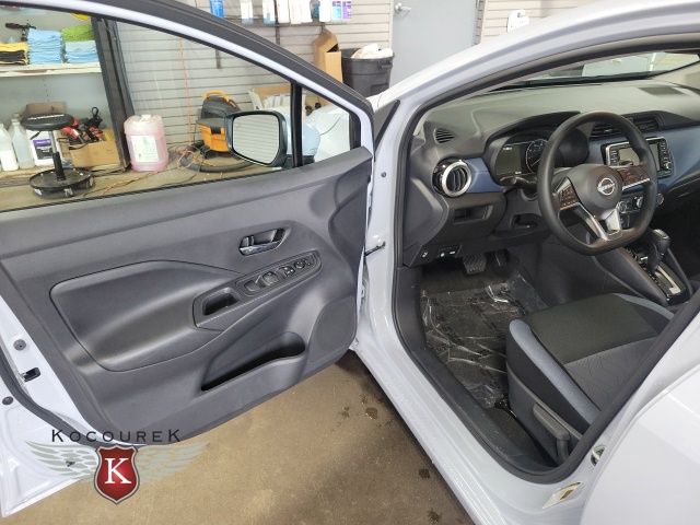 2025 Nissan Versa Sedan SV - Photo 9