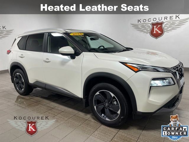 2023 Nissan Rogue SV's photo