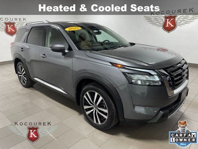 2025 Nissan Pathfinder Platinum 4WD's photo