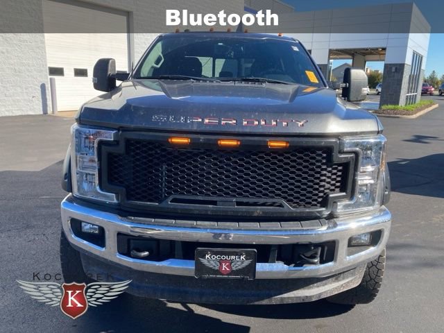 2017 Ford F-250 XLT photo 2